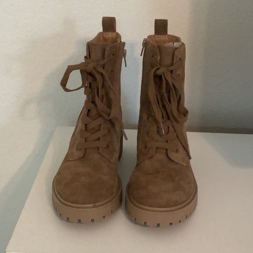 Brand new brown boots